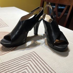 Naturalizer heels size 8